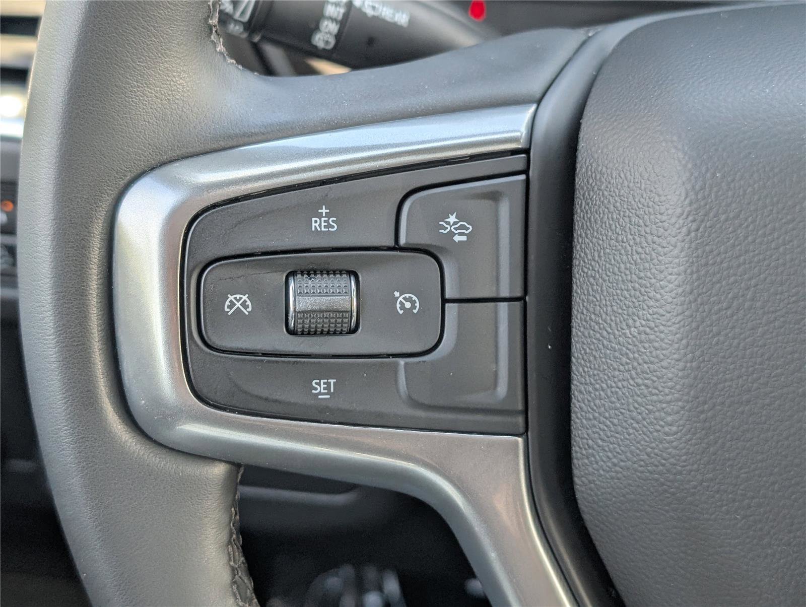 Used 2024 Chevrolet Suburban Z71 AWD/4WD image 26