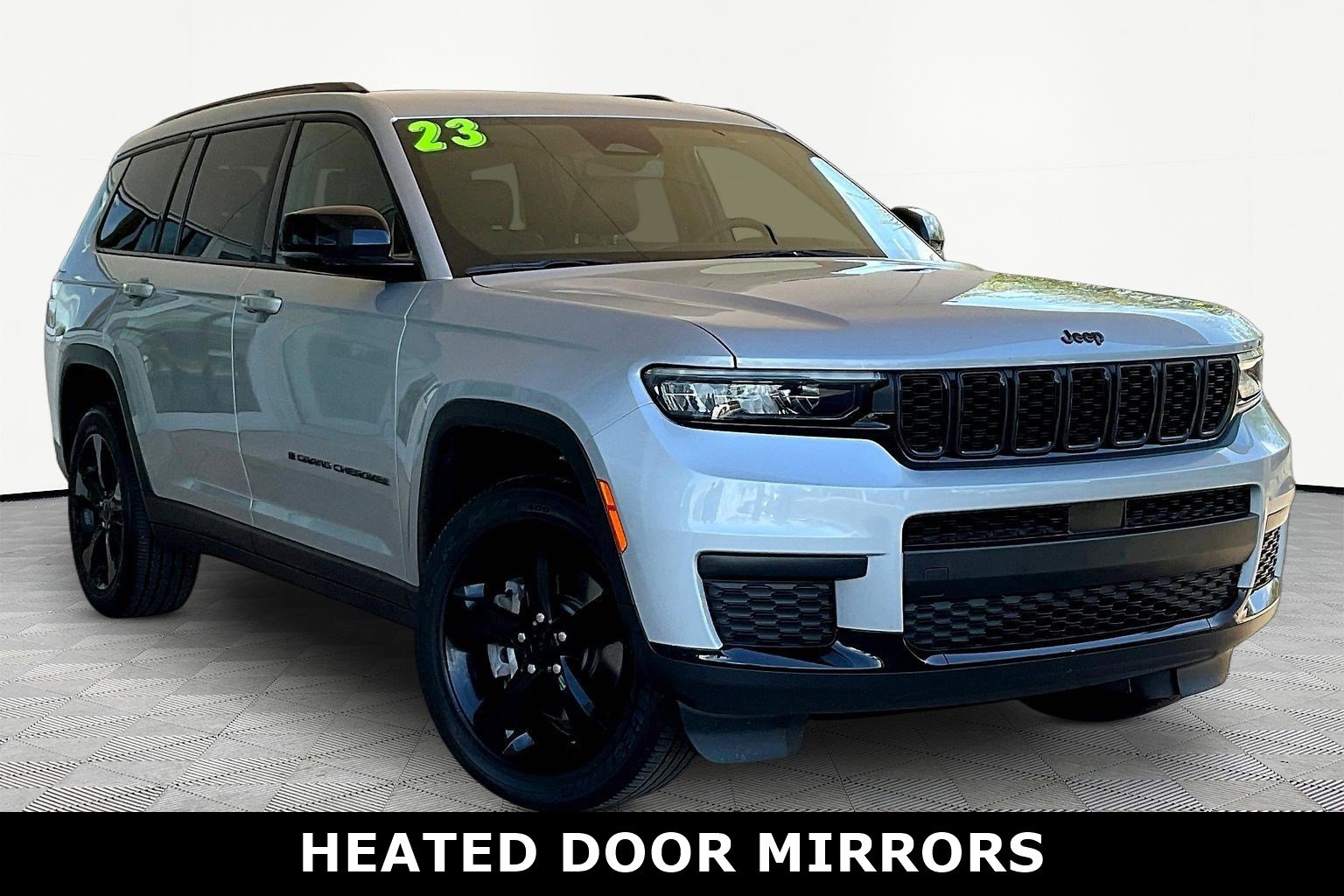 Used 2023 Jeep Grand Cherokee L Laredo AWD/4WD image 3