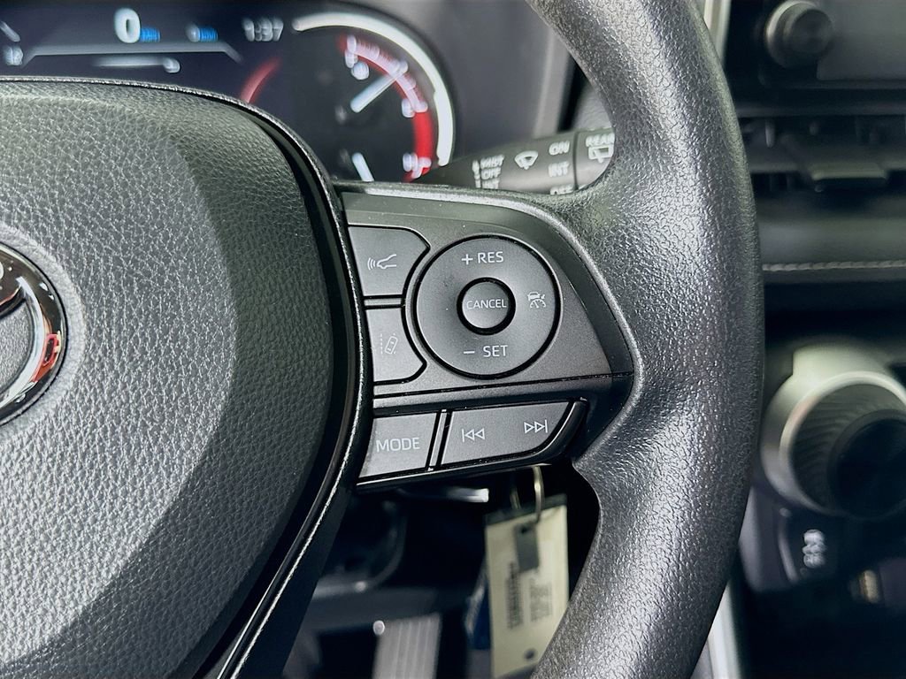 Used 2024 Toyota RAV4 LE image 22