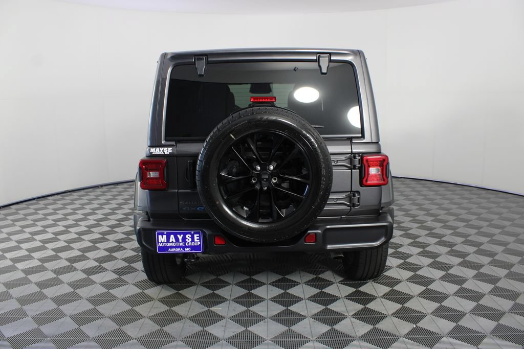 Used 2025 Jeep Wrangler Unlimited Sahara AWD/4WD image 21