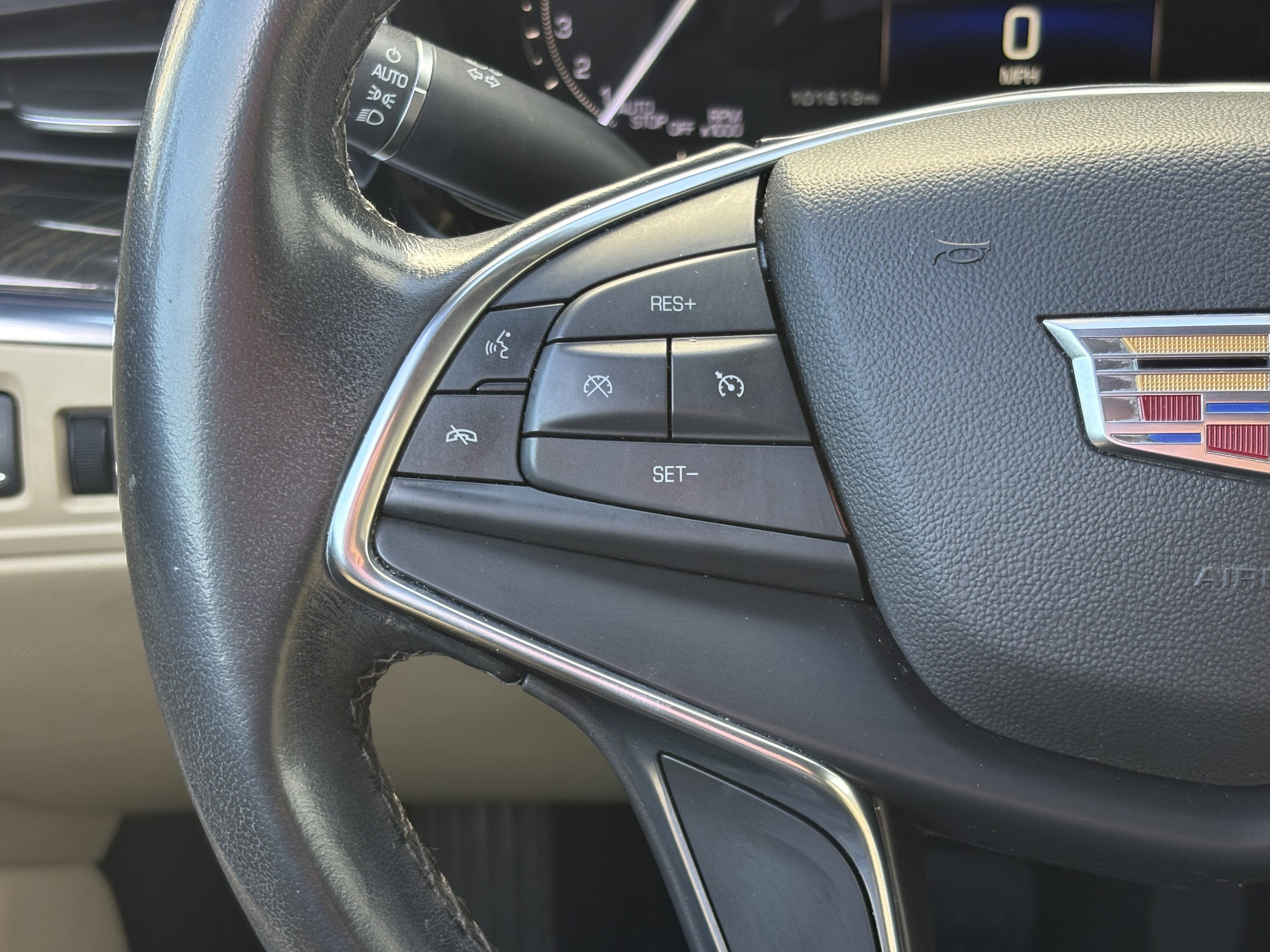 Used 2018 Cadillac XT5 FWD image 16