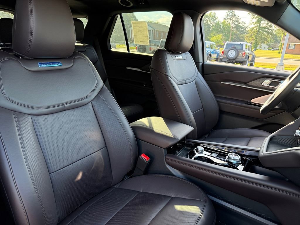 New 2026 Ford Explorer Platinum RWD image 19