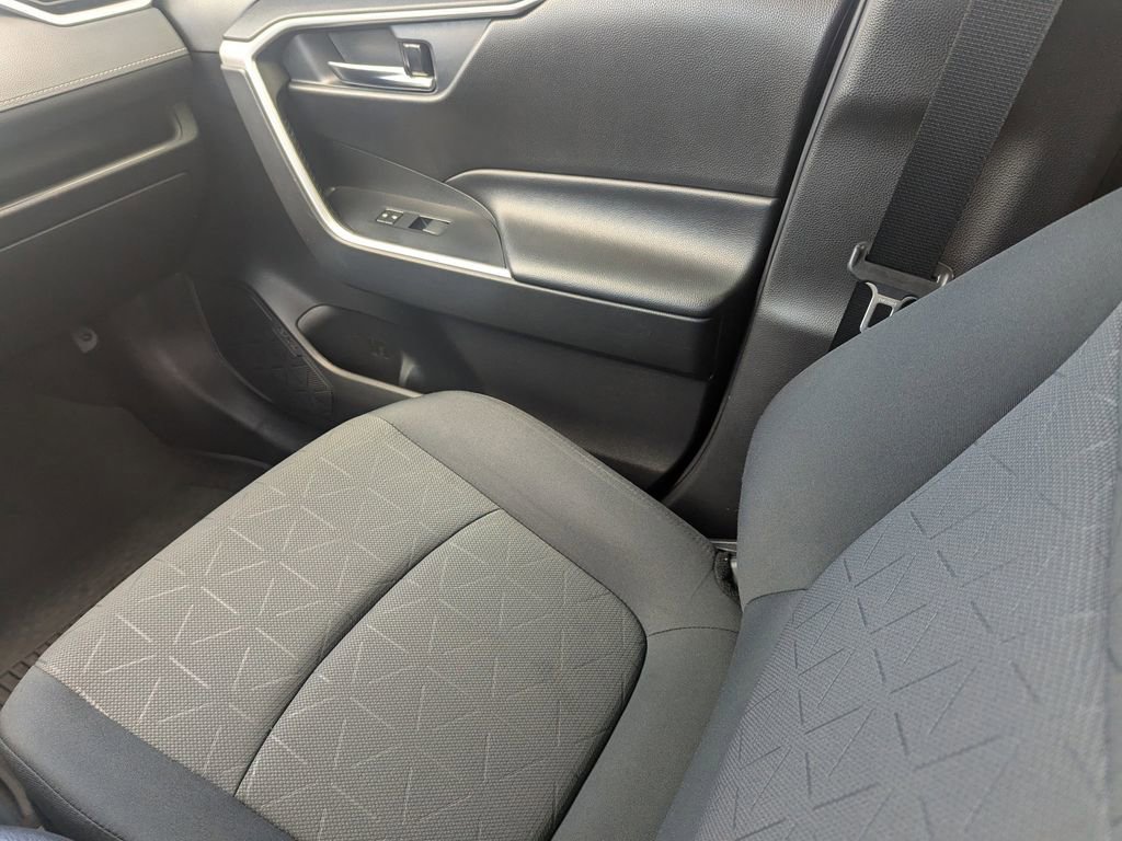 Used 2020 Toyota RAV4 XLE image 13