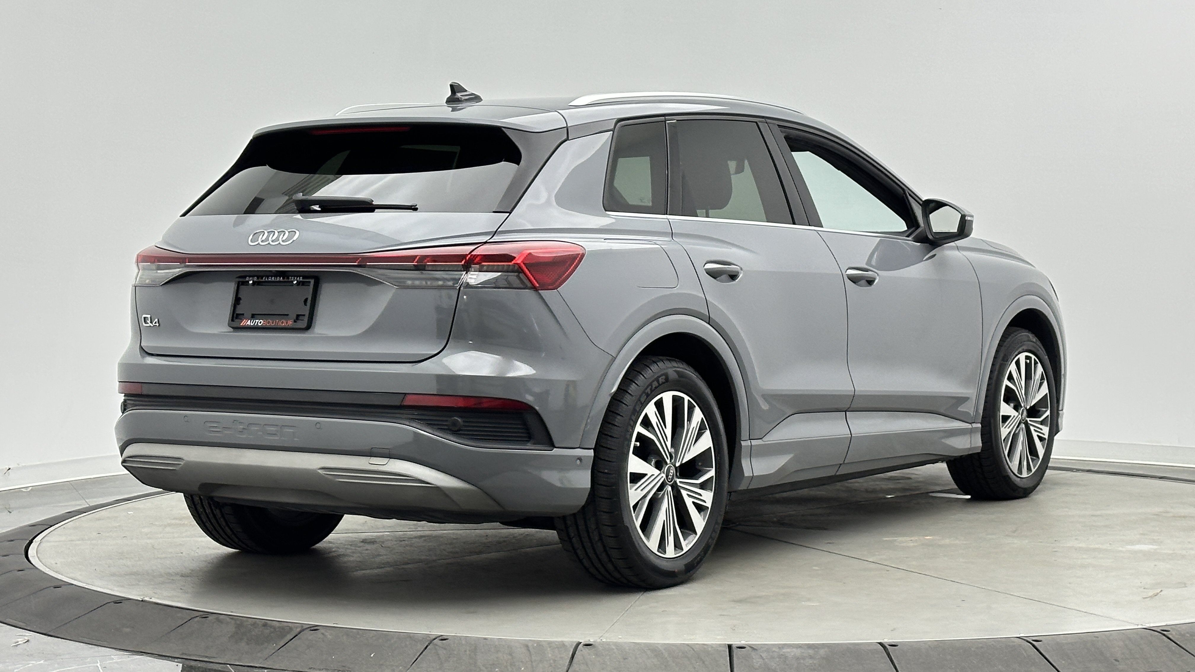 Used 2023 Audi Q4 e-tron Premium Plus RWD image 8