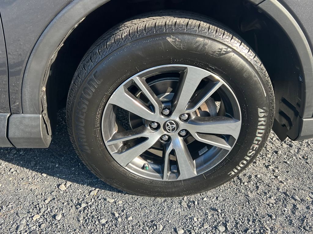 Used 2017 Toyota RAV4 XLE AWD/4WD image 13