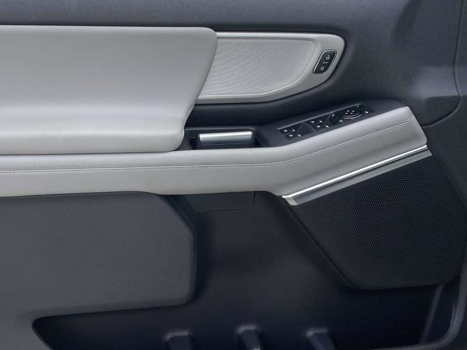 New 2026 Ford Expedition Active RWD image 15