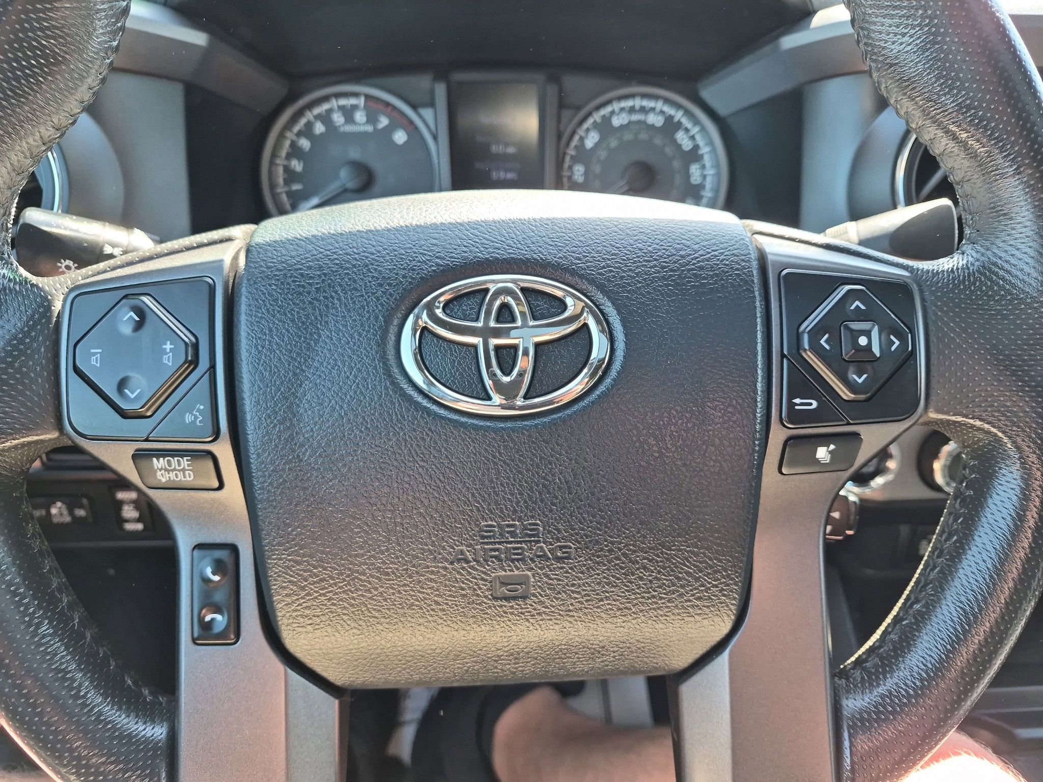 Used 2016 Toyota Tacoma TRD Sport AWD/4WD image 15