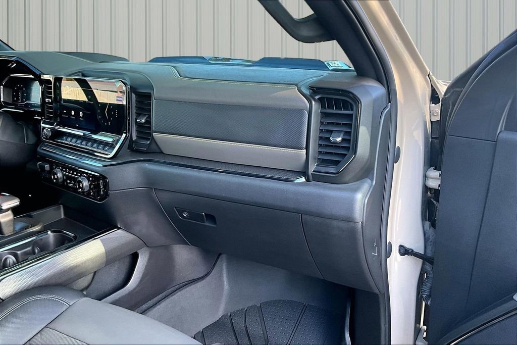 Used 2022 Chevrolet Silverado 1500 ZR2 w/ Technology Package image 12