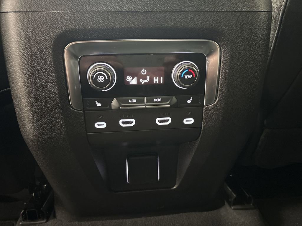 Used 2023 Chevrolet Tahoe Z71 w/ Luxury Package image 29