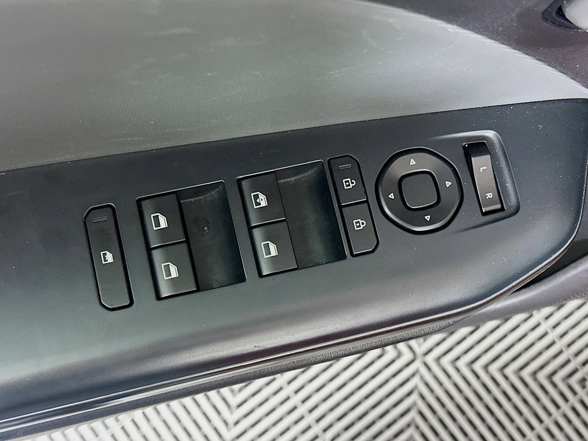 Used 2025 Kia K4 LXS image 15