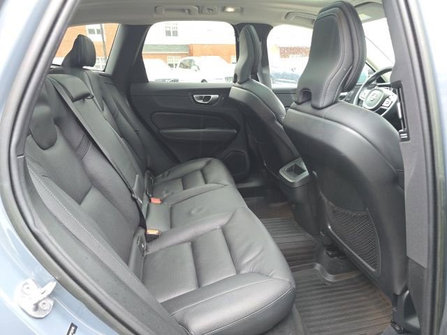 Certified 2023 Volvo XC60 B5 Plus w/ Climate Package image 19