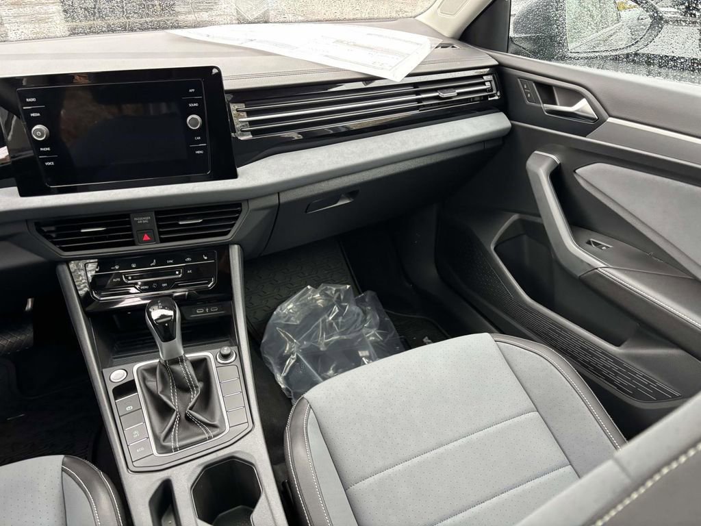 New 2026 Volkswagen Jetta SE image 32