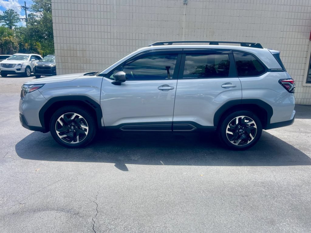 Used 2025 Subaru Forester Limited w/ Popular Package #2 AWD/4WD image 2