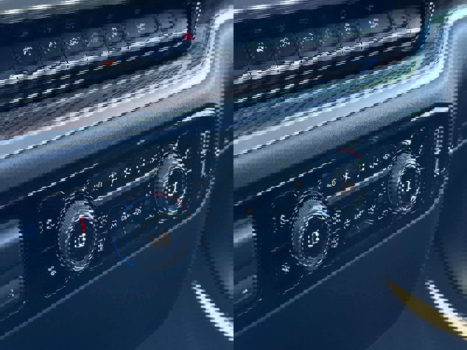 Used 2025 Chevrolet Silverado 1500 LT image 24