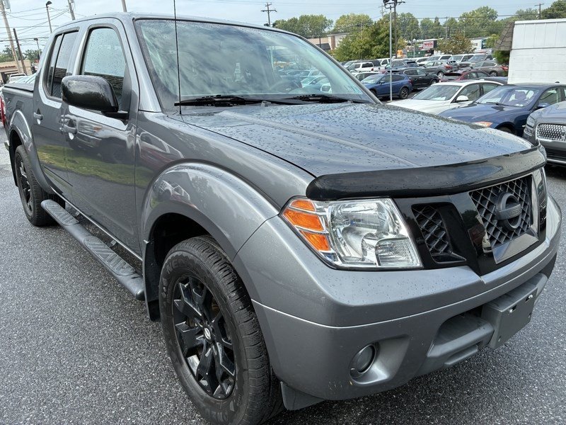 Used 2020 Nissan Frontier SV w/ Midnight Edition Floor Mats RWD image 1