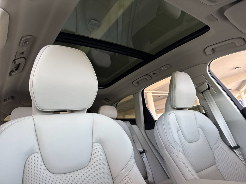 New 2026 Volvo XC60 B5 Ultra w/ Climate Package PRO AWD/4WD image 16