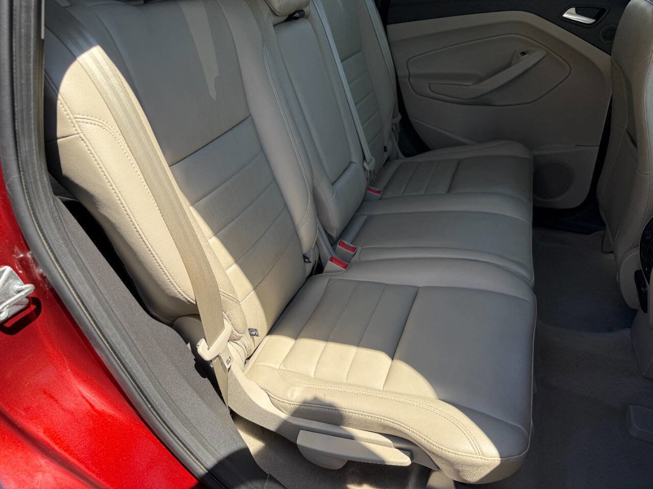 Used 2015 Ford Escape SE w/ Equipment Group 201A AWD/4WD image 28