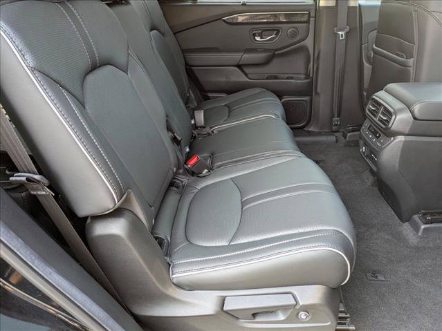 Used 2025 Honda Pilot Elite image 22