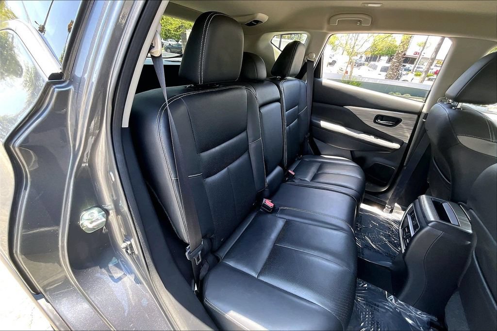 Used 2016 Nissan Murano Platinum FWD image 18