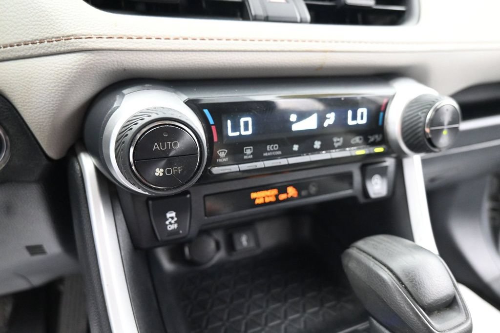 Used 2021 Toyota RAV4 XLE AWD/4WD image 25