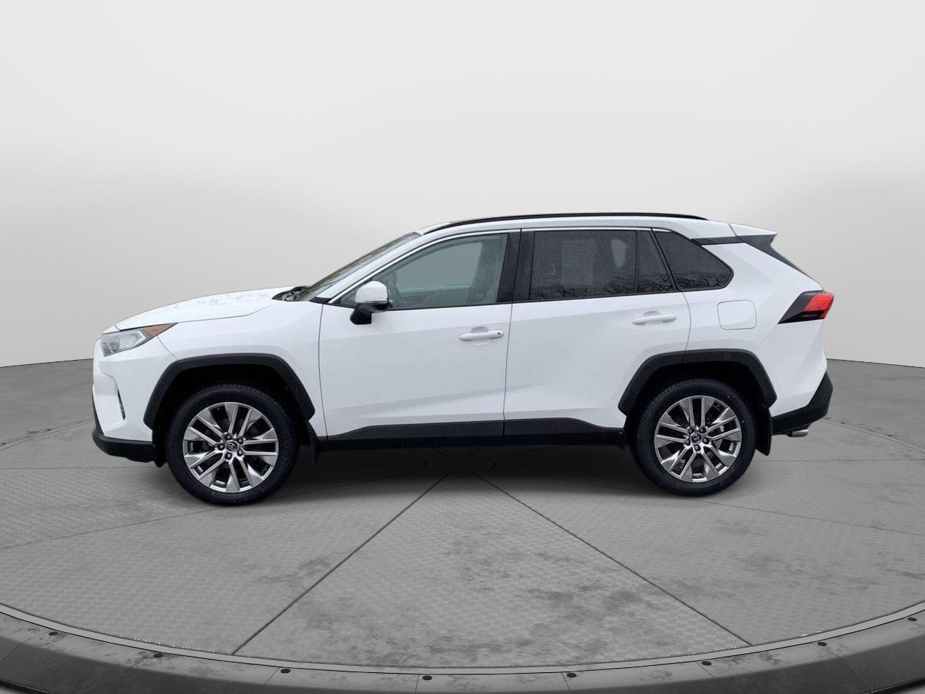 Used 2019 Toyota RAV4 XLE Premium w/ Cold Weather Package image 6