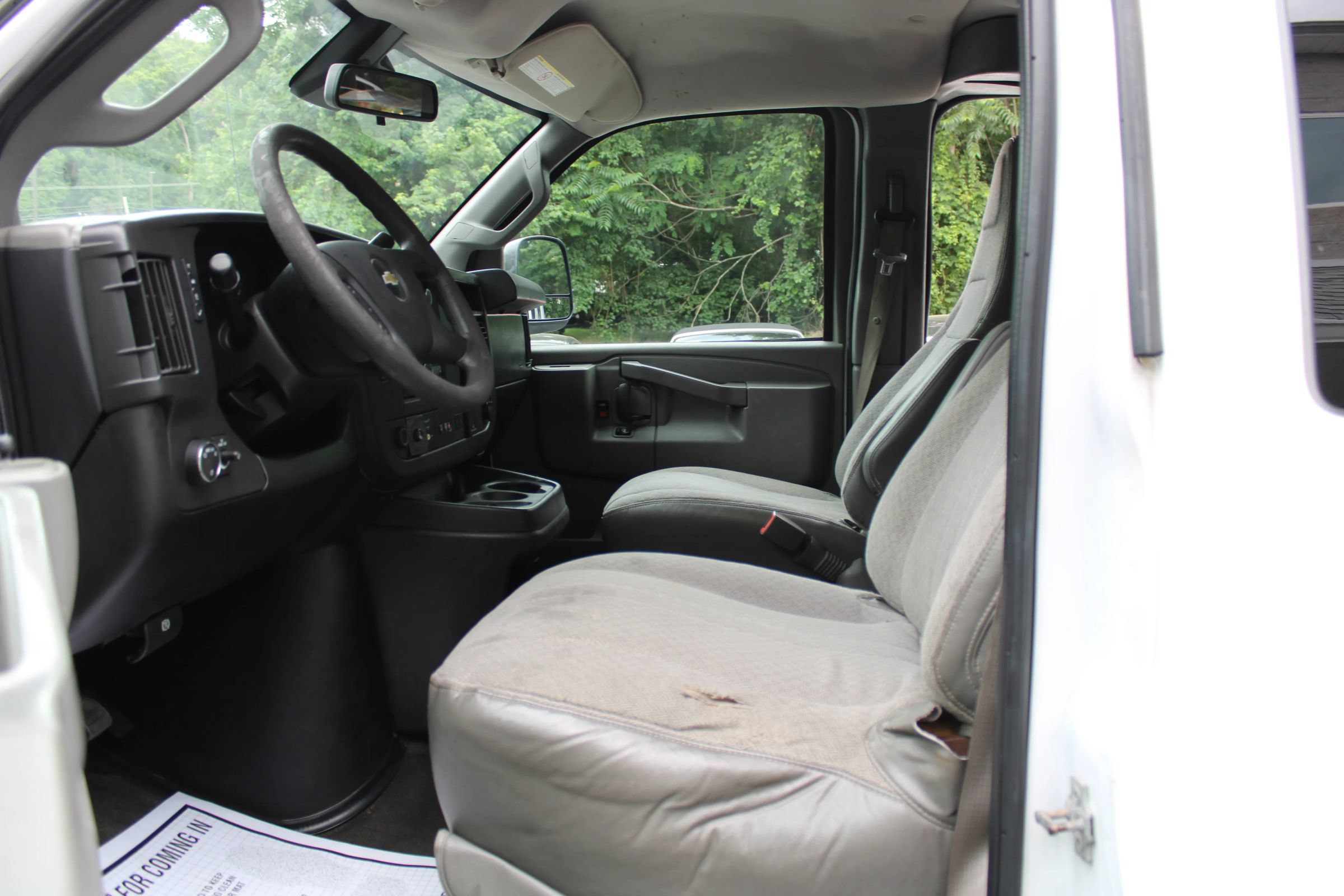 Used 2019 Chevrolet Express 3500 LT w/ LT Preferred Equipment Group RWD image 18
