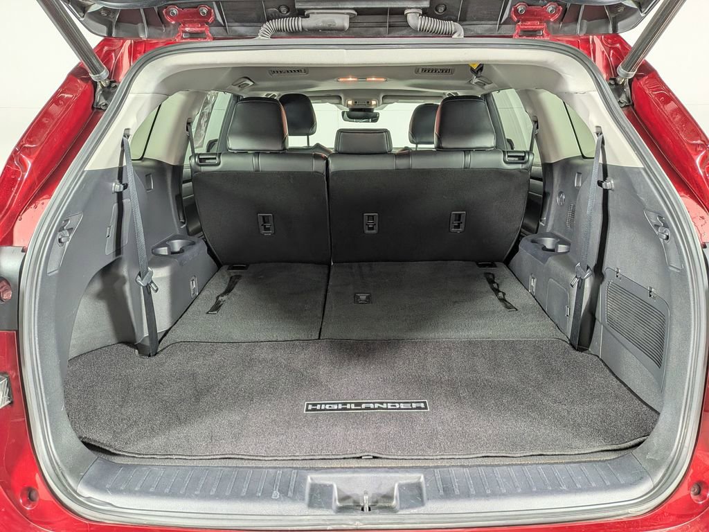 Used 2021 Toyota Highlander XLE image 10