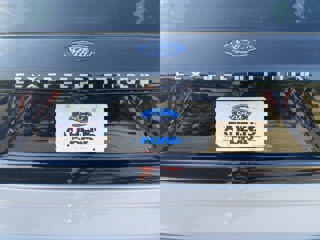 Used 2025 Ford Expedition Active AWD/4WD image 6