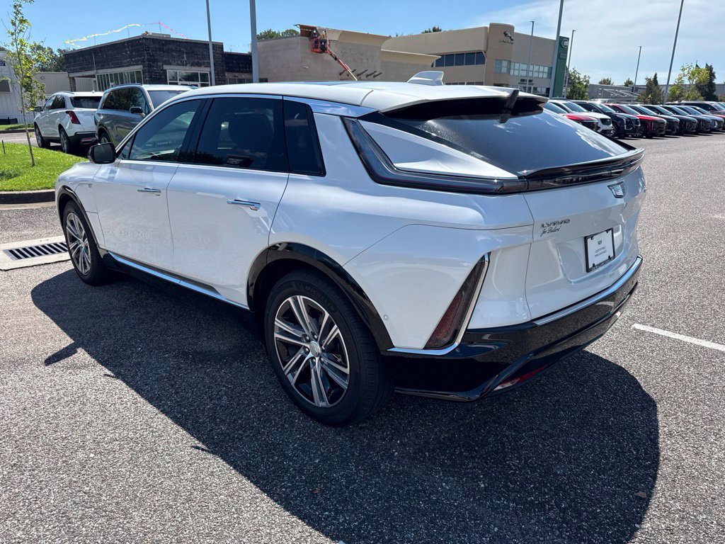 Certified 2024 Cadillac Lyriq Luxury RWD image 4