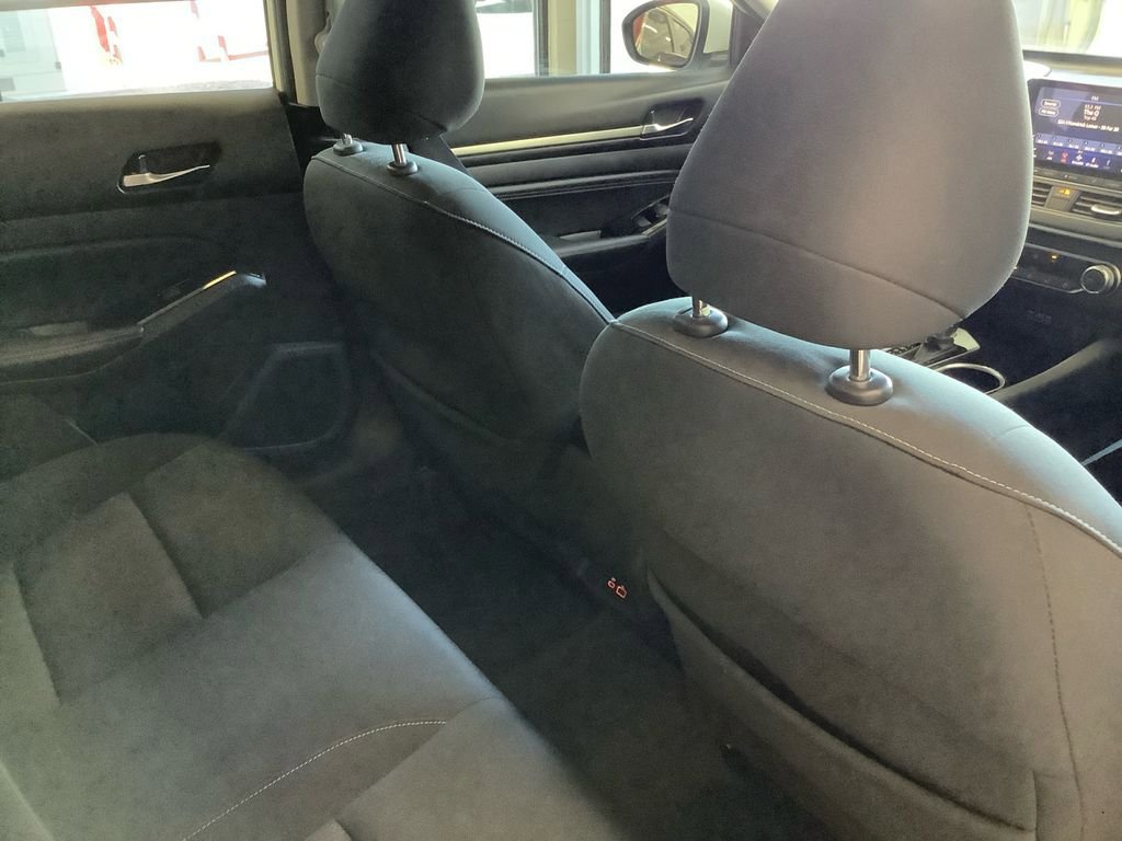 Used 2021 Nissan Altima 2.5 SV FWD image 17
