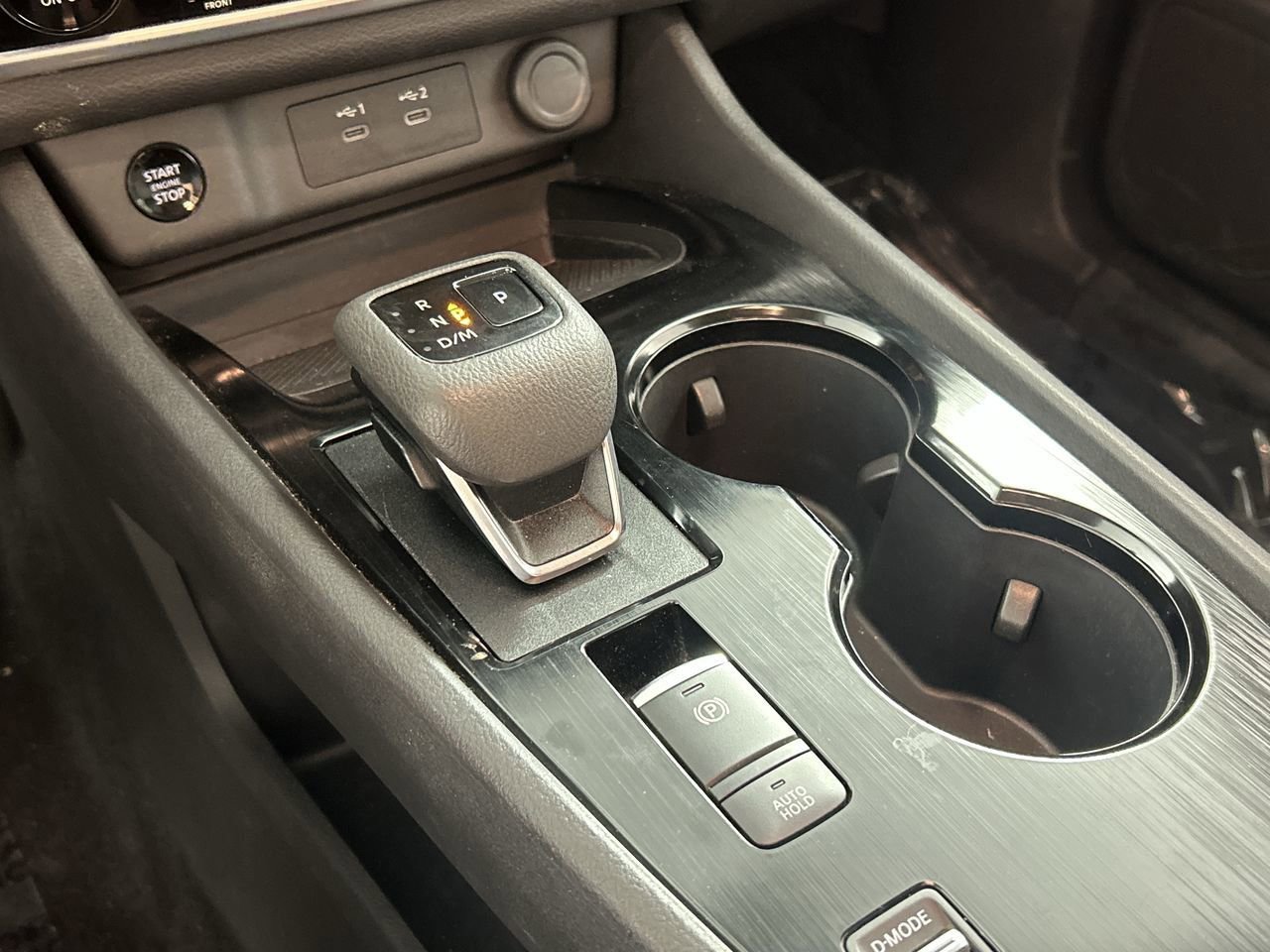 Used 2025 Nissan Rogue SV FWD image 15