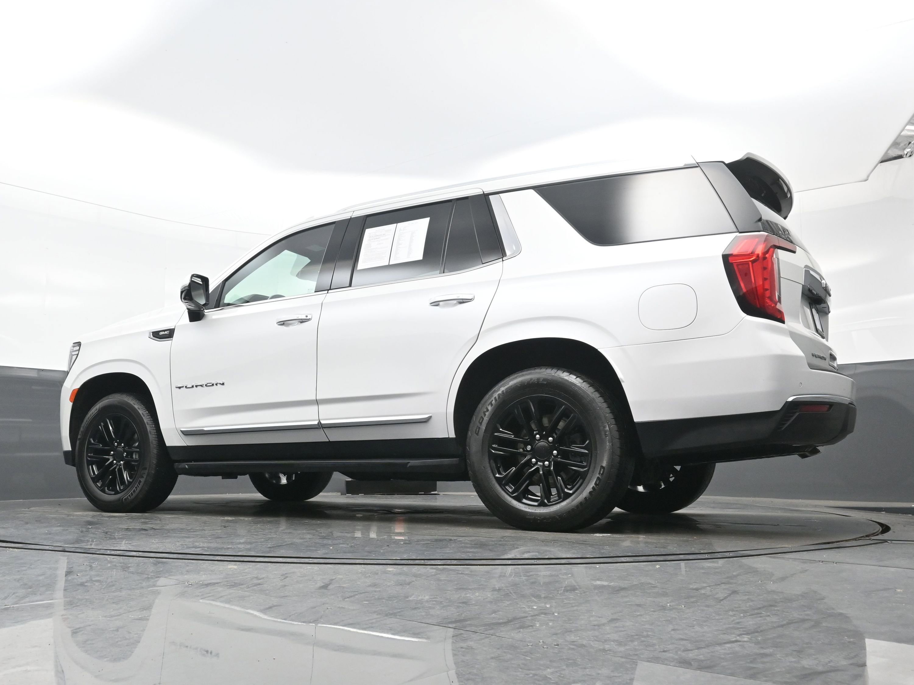 Used 2021 GMC Yukon SLT w/ SLT Premium Package image 30