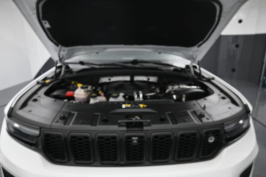 Used 2023 Jeep Grand Cherokee Trailhawk w/ Advanced Protech Group II AWD/4WD image 28