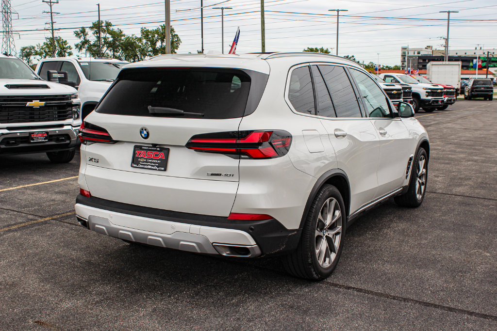 Used 2024 BMW X5 sDrive40i w/ Premium Package RWD image 9