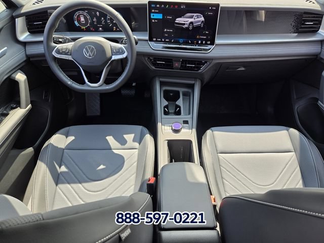 New 2026 Volkswagen Tiguan SE FWD image 9