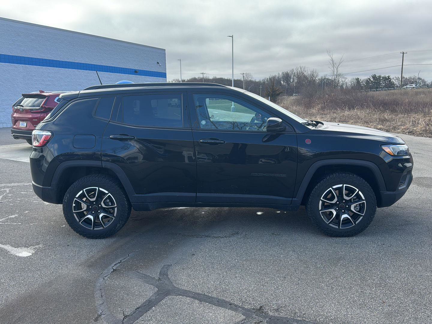 Used 2025 Jeep Compass Trailhawk image 8