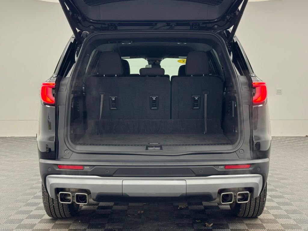 Used 2025 GMC Acadia Elevation image 9