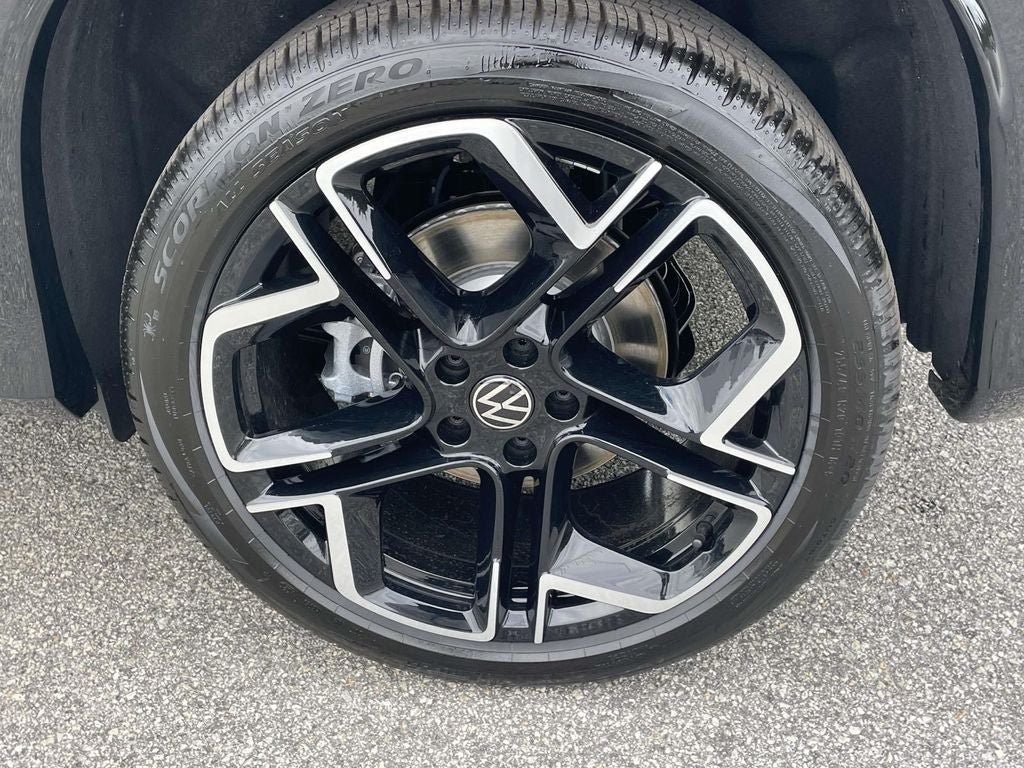 New 2026 Volkswagen Tiguan SEL R-Line AWD/4WD image 7