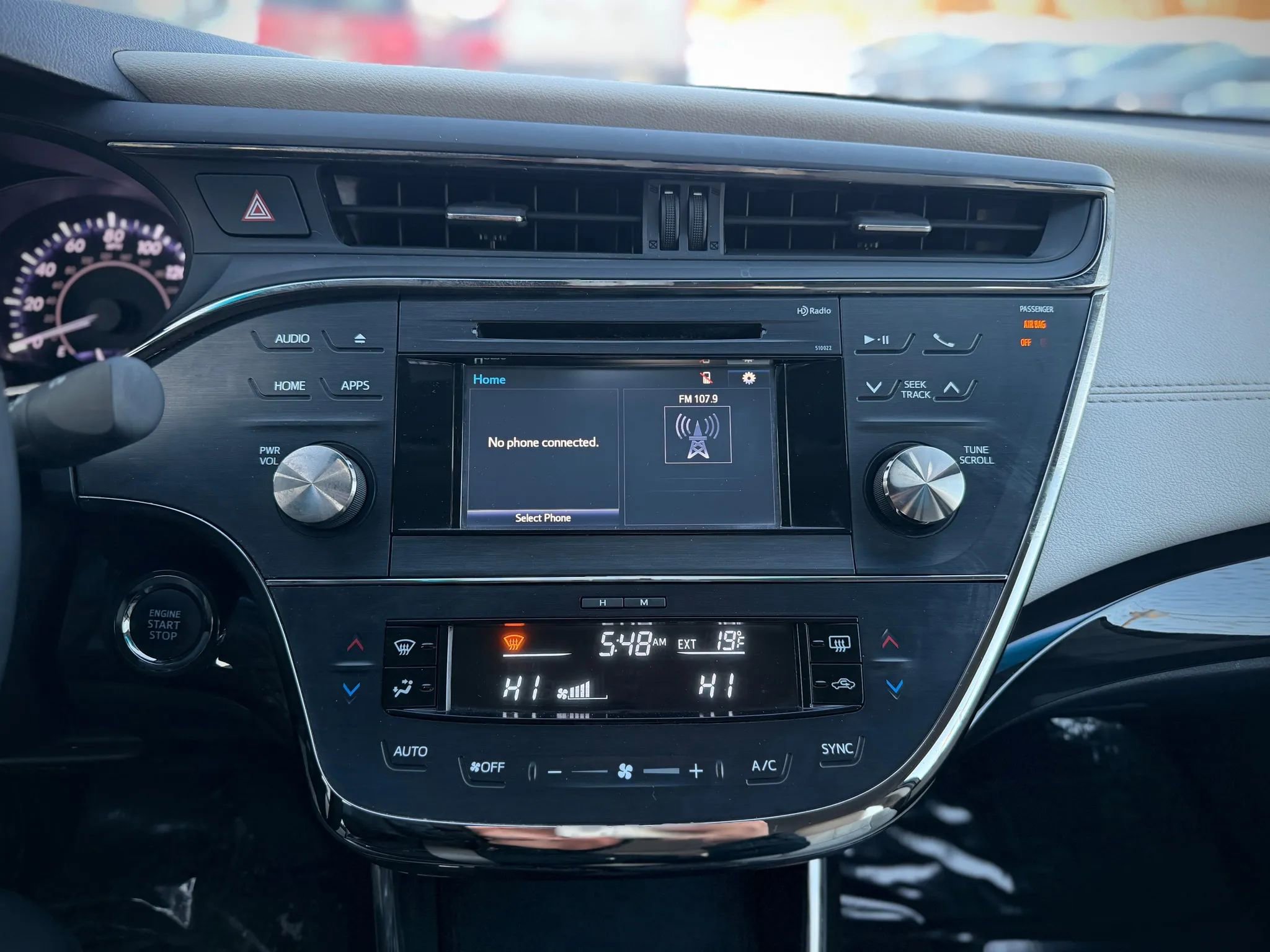 Used 2015 Toyota Avalon XLE image 15