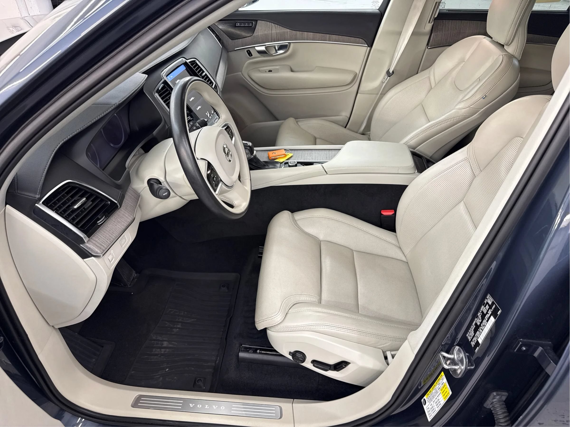 Used 2022 Volvo XC90 T6 Inscription w/ Advanced Package AWD/4WD image 13
