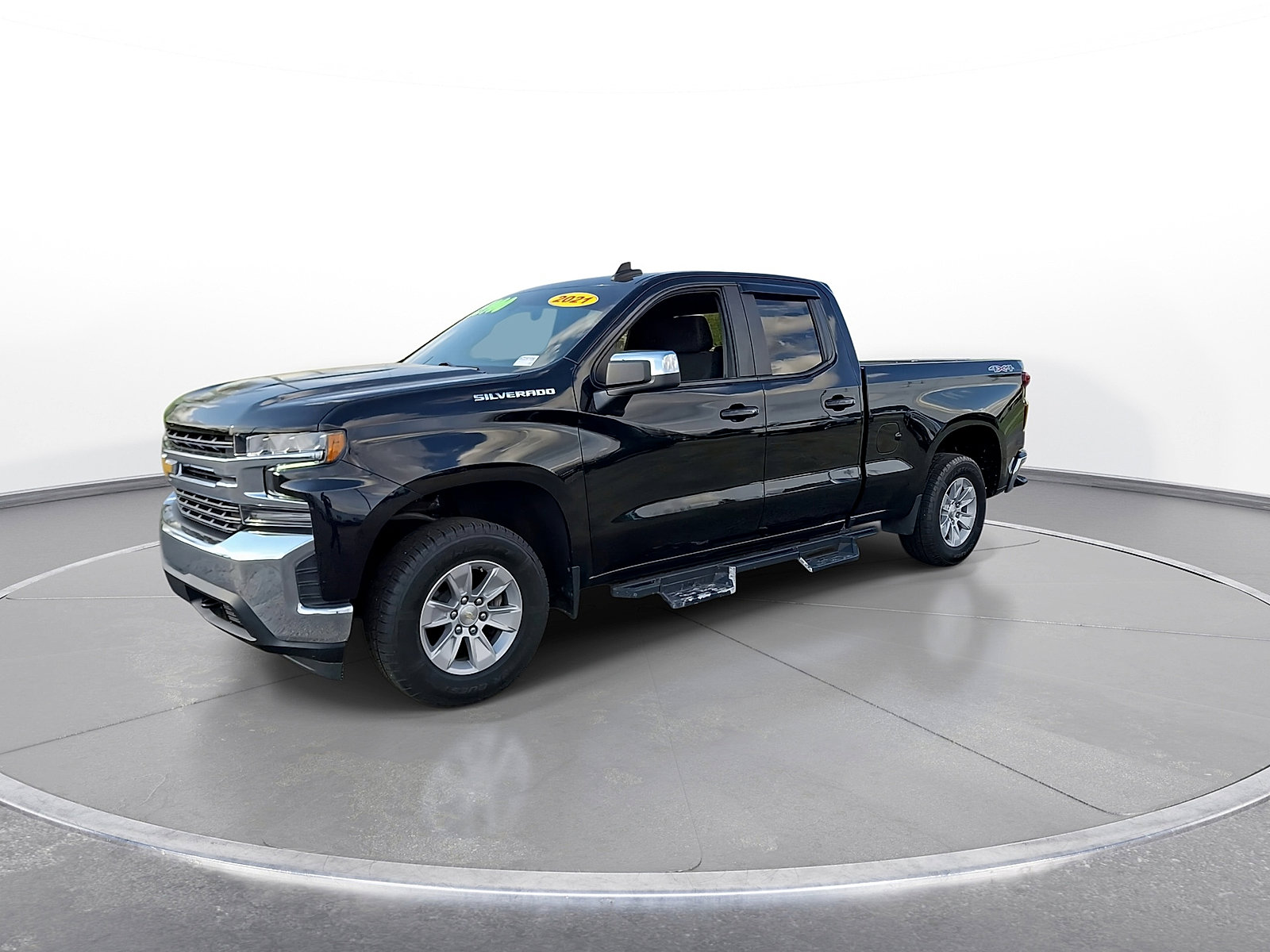 Used 2021 Chevrolet Silverado 1500 LT AWD/4WD image 4
