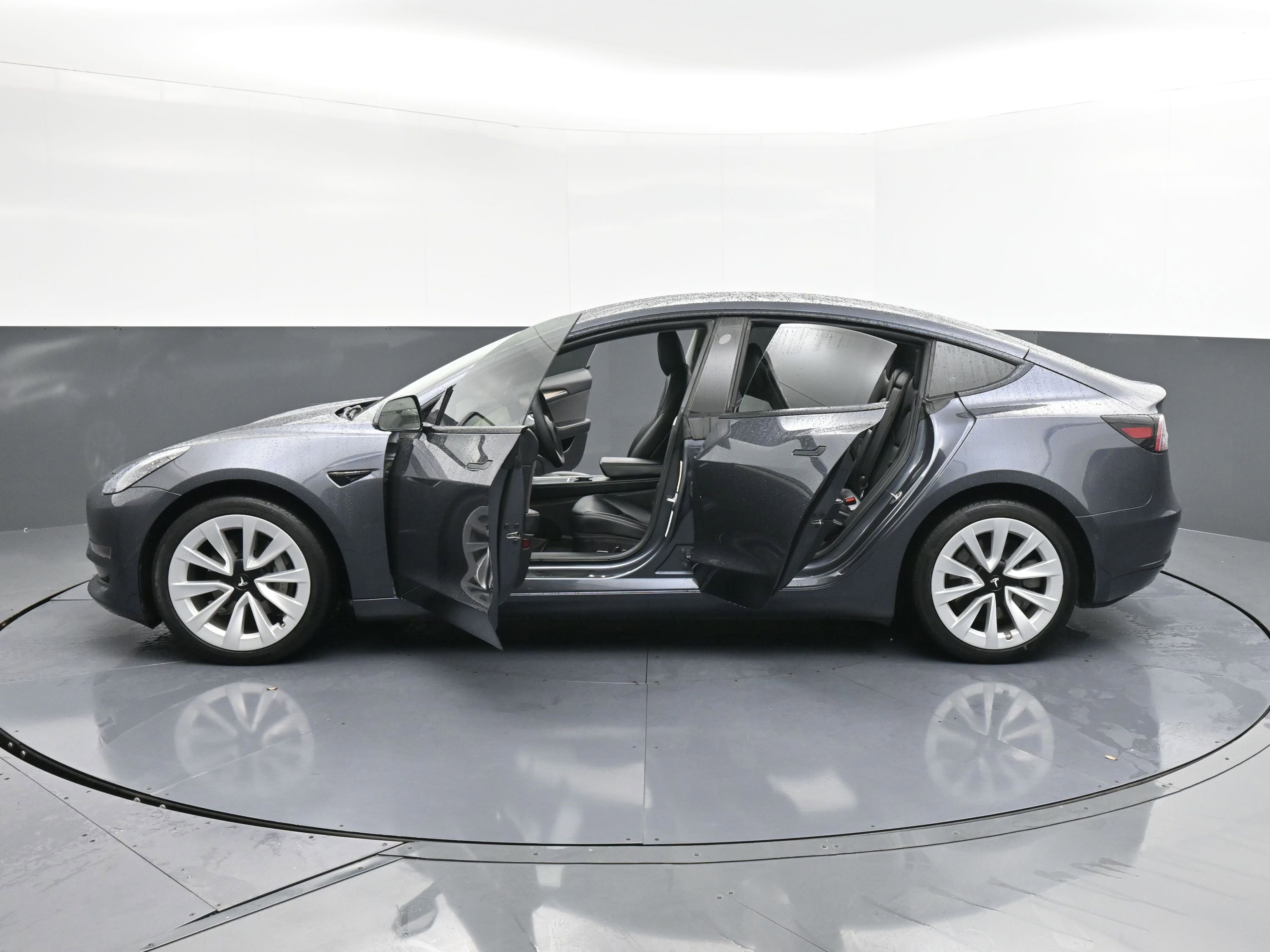 Used 2021 Tesla Model 3 Standard Range Plus image 40
