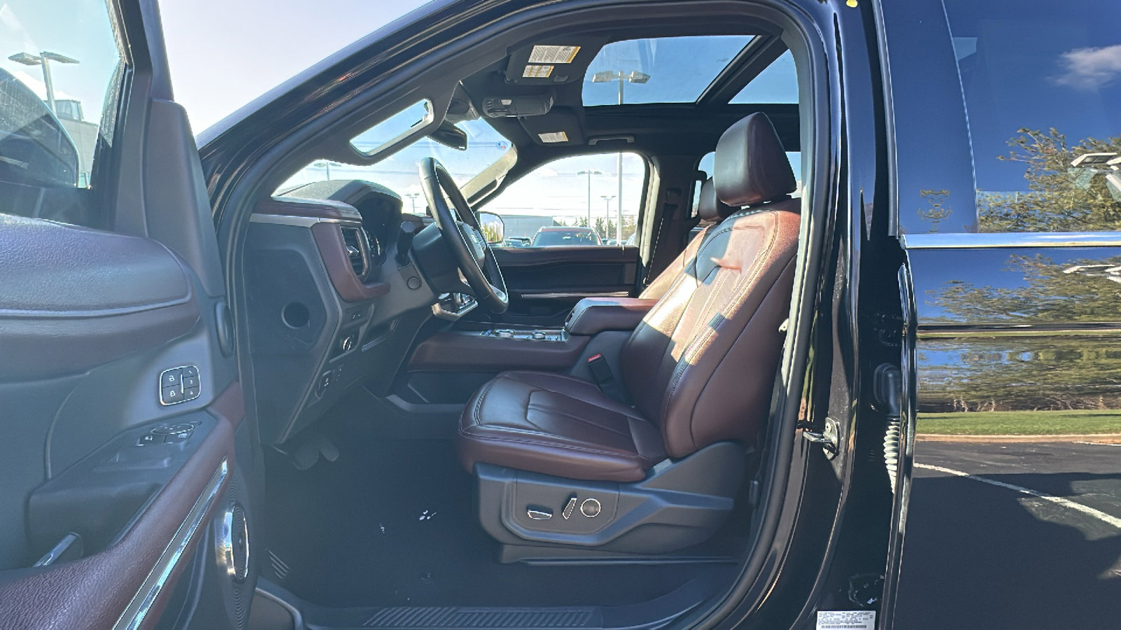 Used 2024 Ford Expedition Max Limited image 13