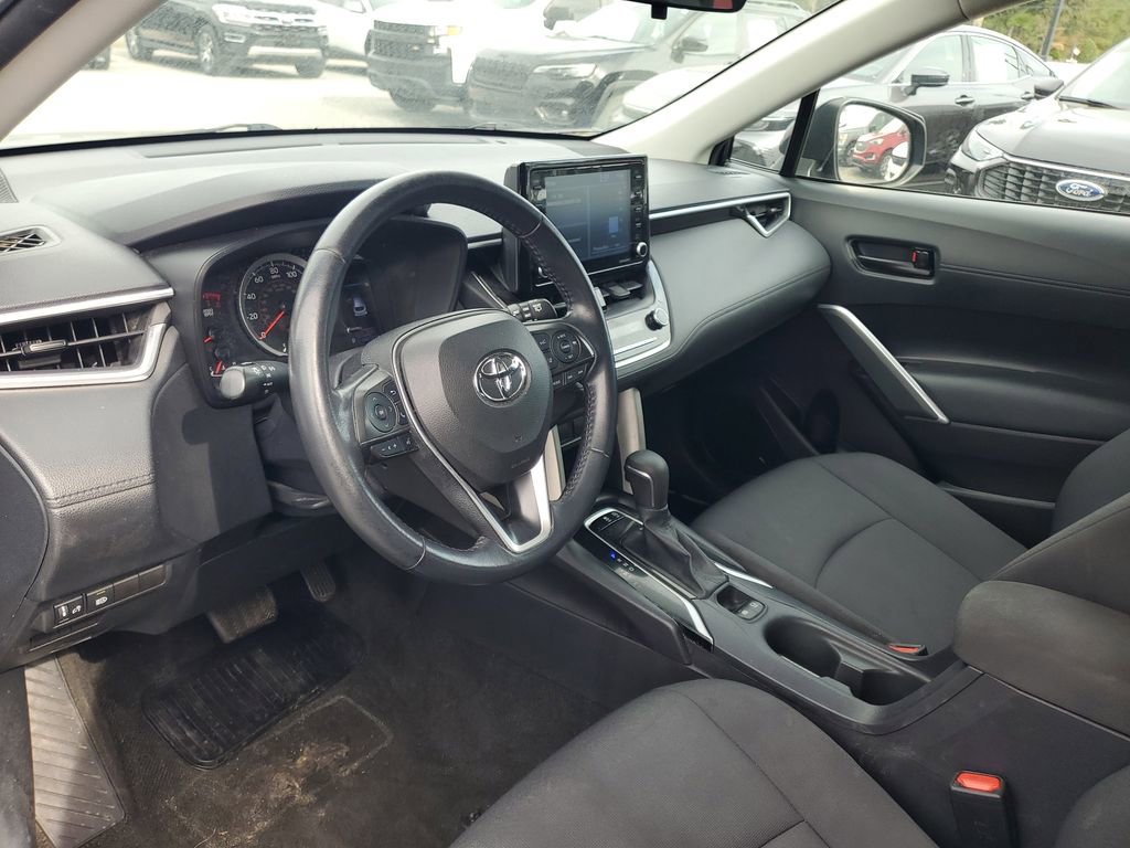 Used 2022 Toyota Corolla Cross LE image 12