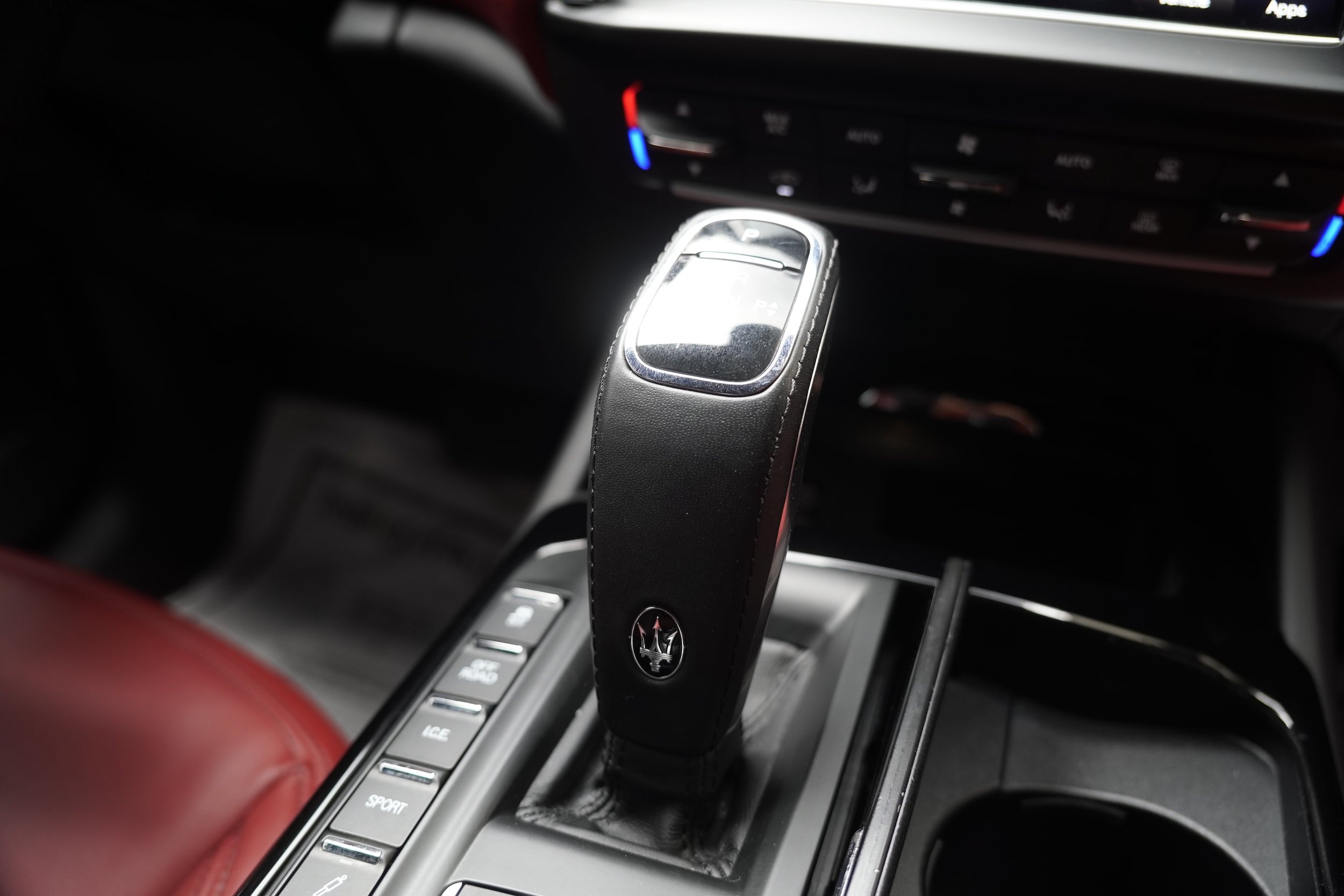 Used 2022 Maserati Levante Modena AWD/4WD image 31