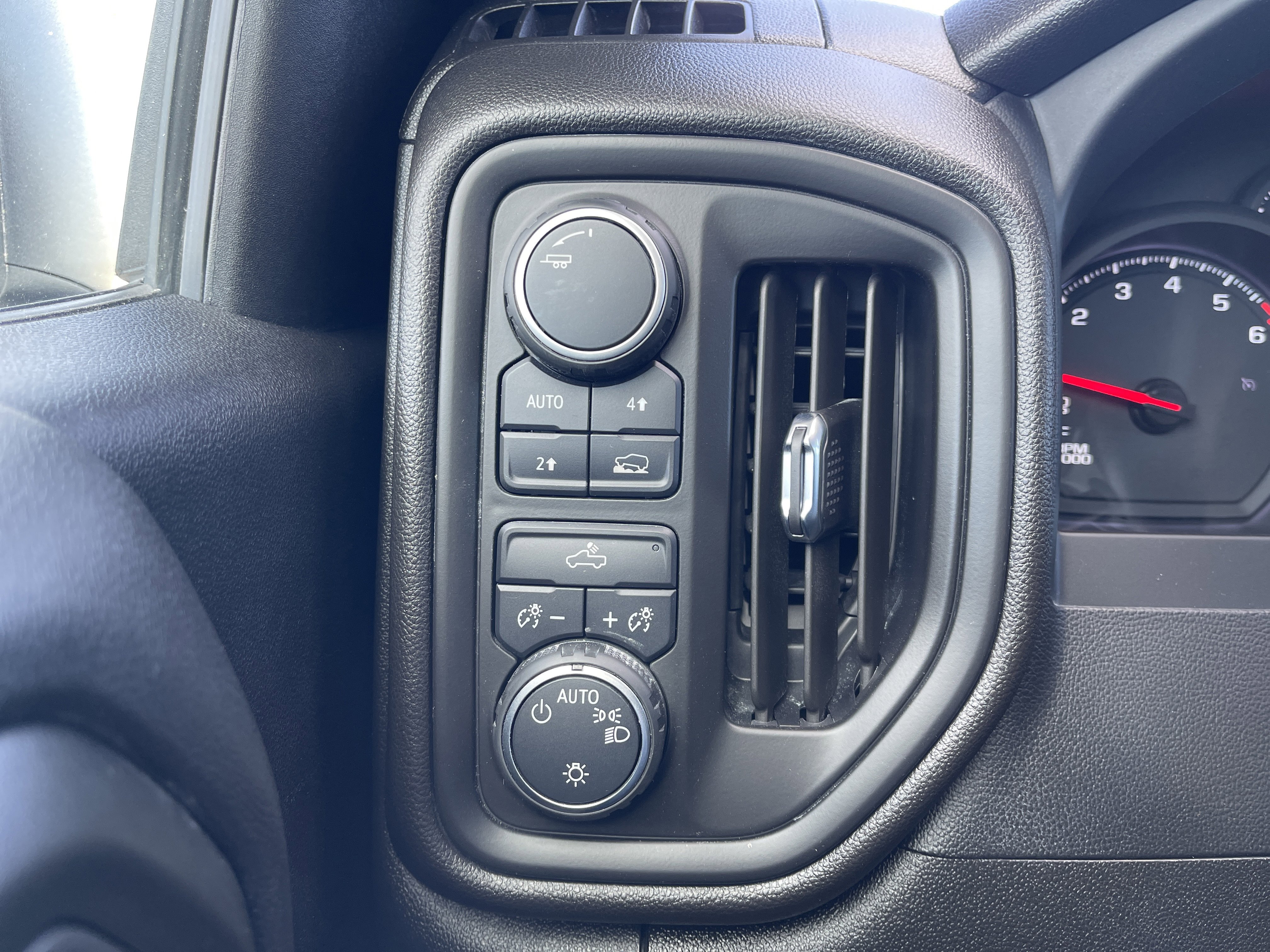 Used 2025 Chevrolet Silverado 1500 W/T w/ WT Value Package image 20