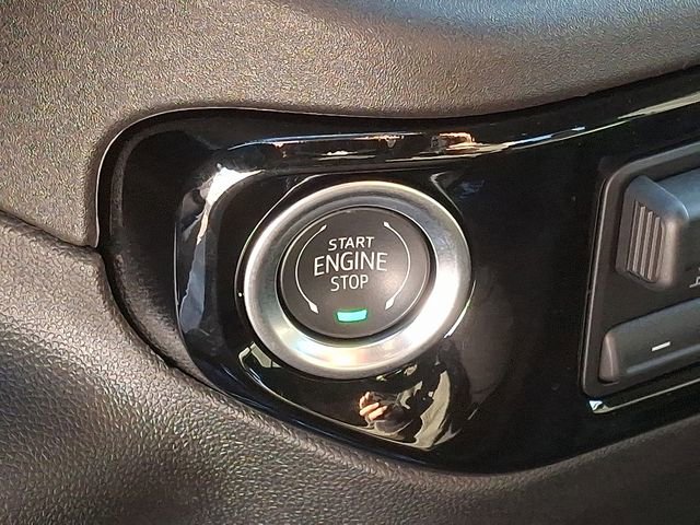 Used 2025 GMC Sierra 1500 Elevation image 23