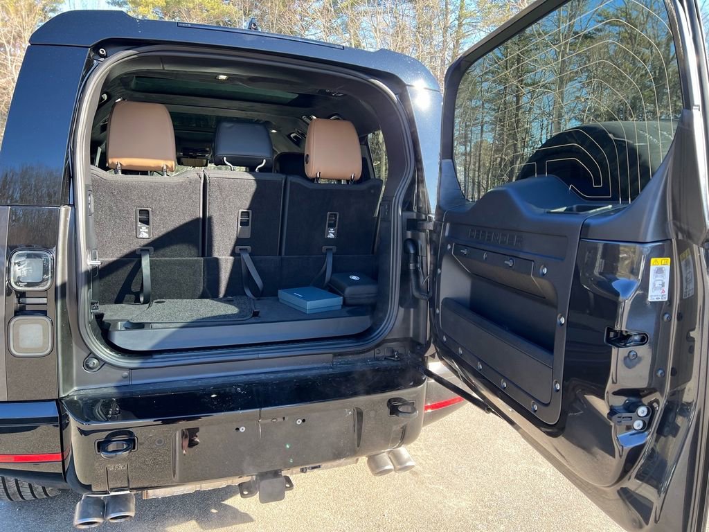 New 2026 Land Rover Defender 130 V8 image 25