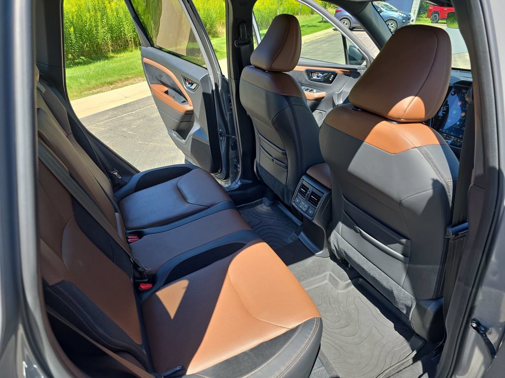 Used 2025 Subaru Forester Touring AWD/4WD image 14