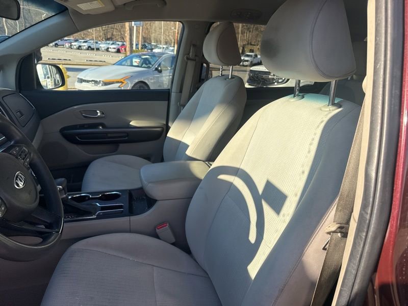 Used 2020 Kia Sedona LX image 10